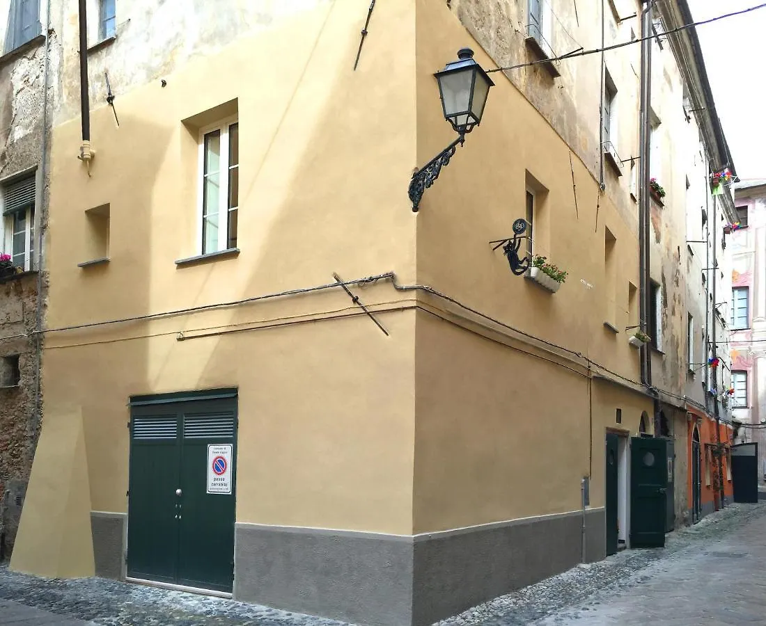 G30 Finalborgo Lodging'N Bike Box 0*, Finale Ligure Italy
